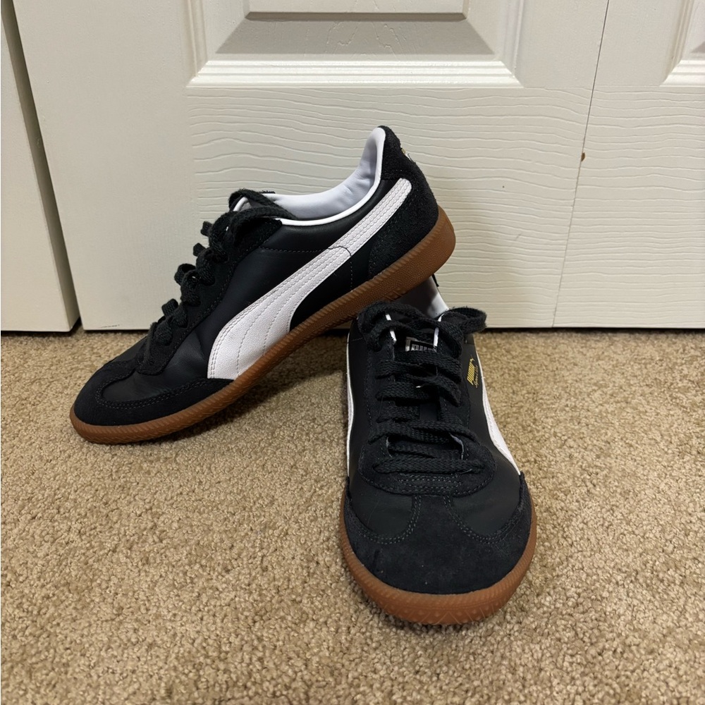 Puma Men's dark grey and white sneakers size 8